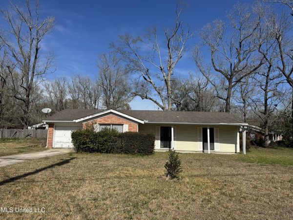 309 S Steele Avenue, Picayune, MS 39466