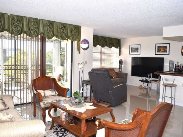 1300 Saint Charles Pl , Unit 617, Pembroke Pines, FL 33026