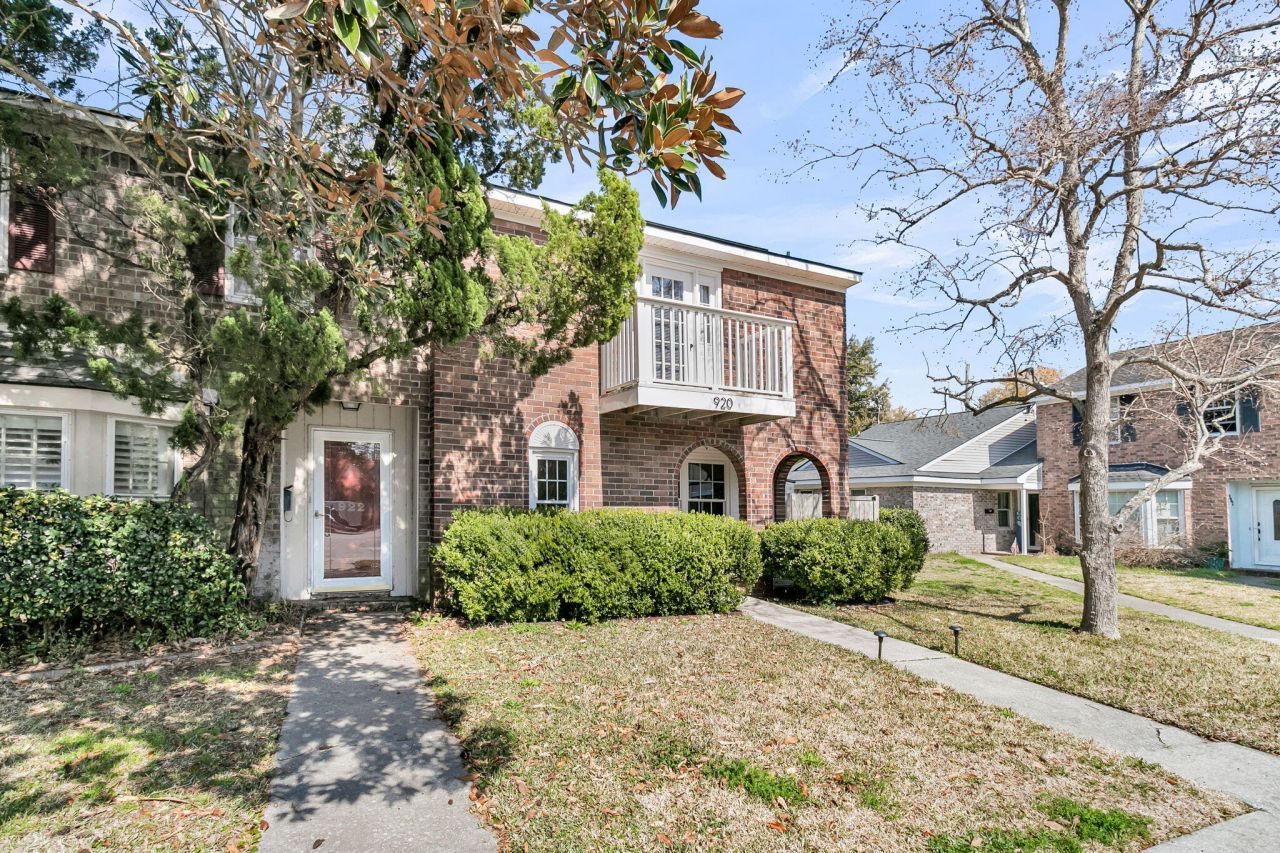 920 Beresford Court Photo 2