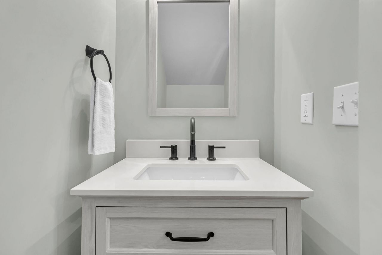 920 Beresford Court Photo 27