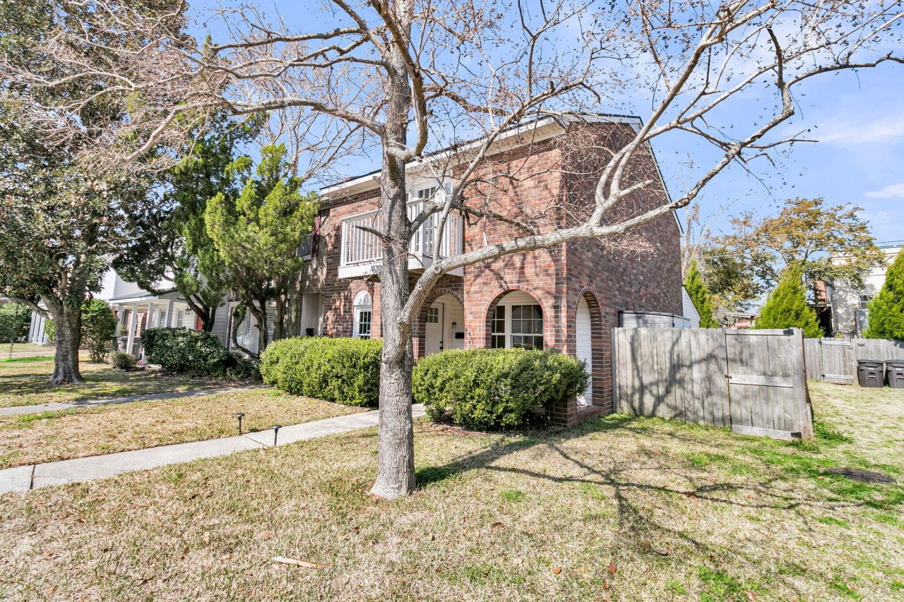 920 Beresford Court Photo 3