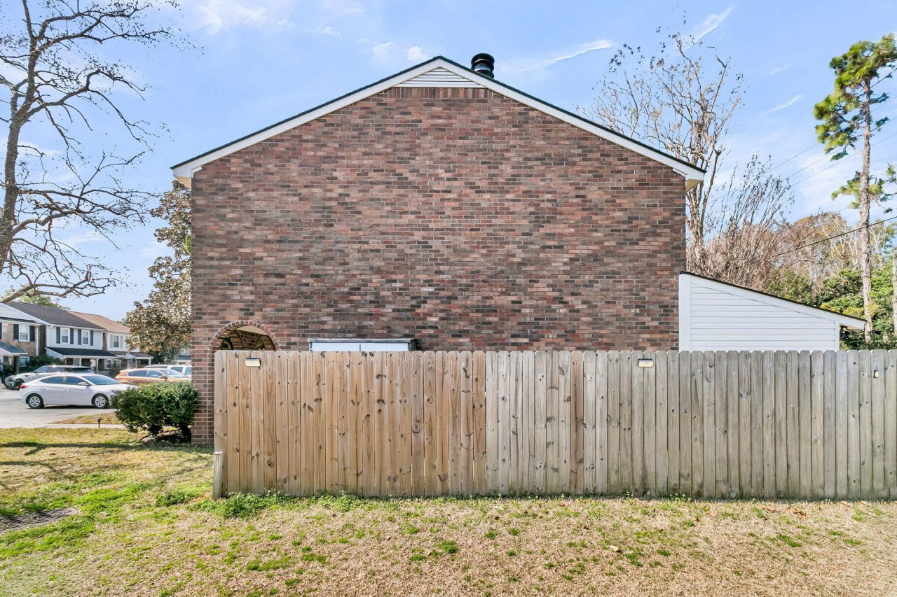 920 Beresford Court Photo 37