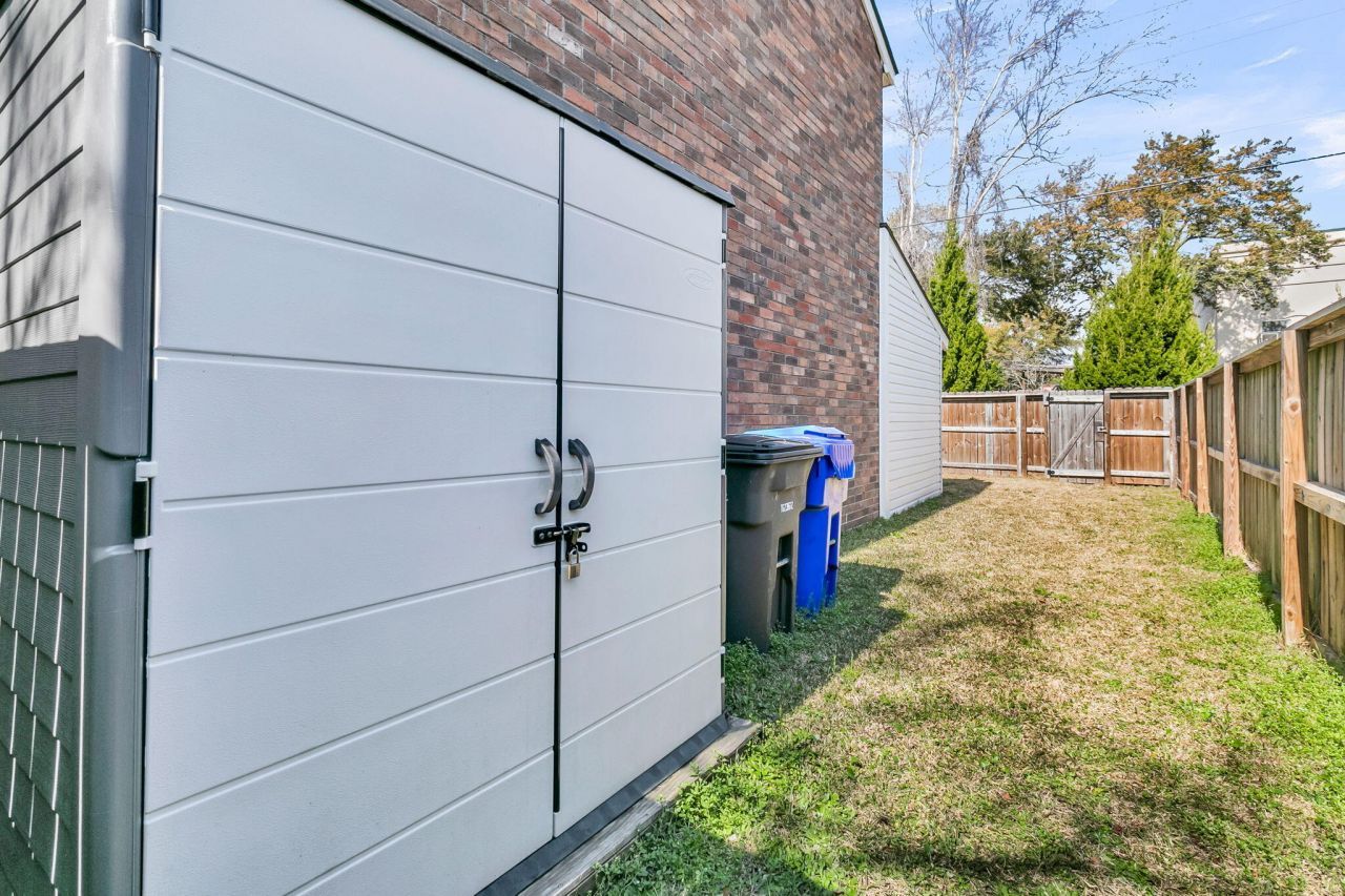 920 Beresford Court Photo 38