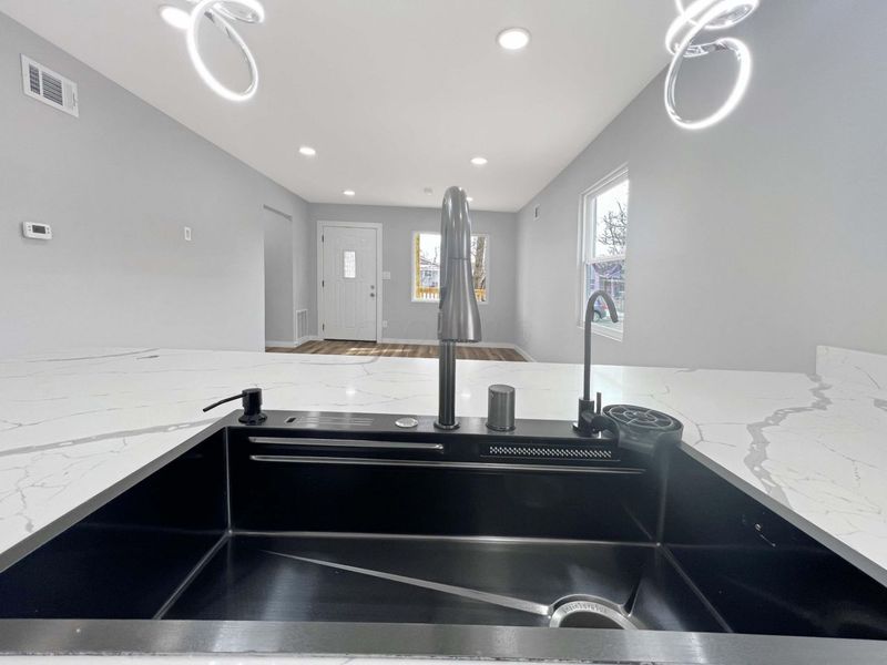 2897 Grasmere Avenue, Columbus, OH 43224 Photo 9