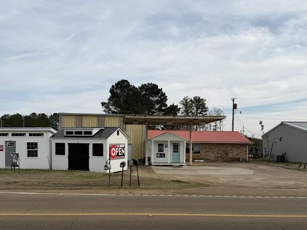 801 Highway 12, Kosciusko, MS 39090