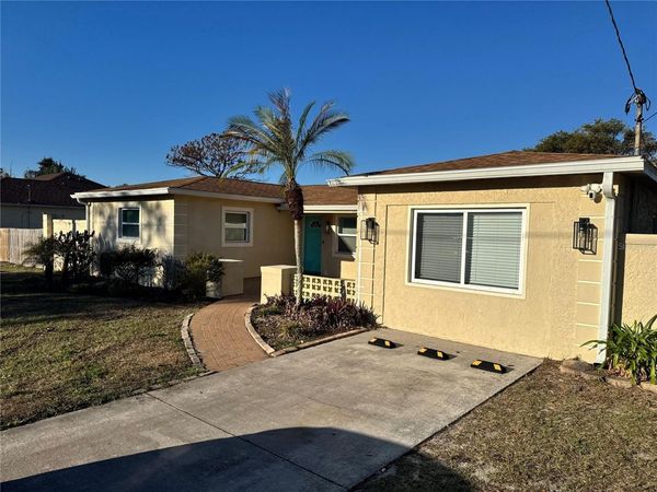 9812 N OKLAWAHA AVENUE, TAMPA, FL 33617