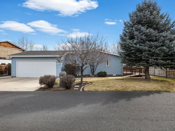 2108 NE 6th Street, Redmond, OR 97756