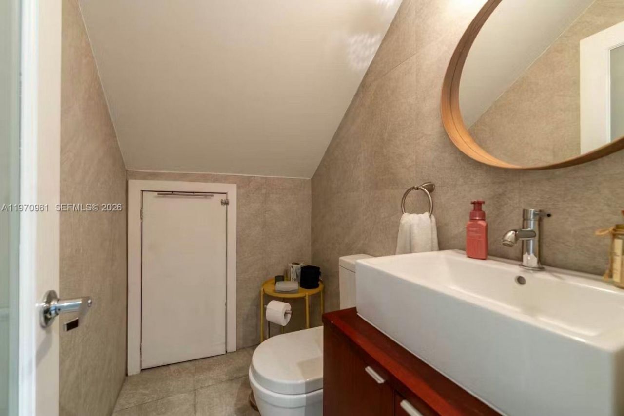 1061 Michigan Ave , Unit 4, Miami Beach, FL 33139 Photo