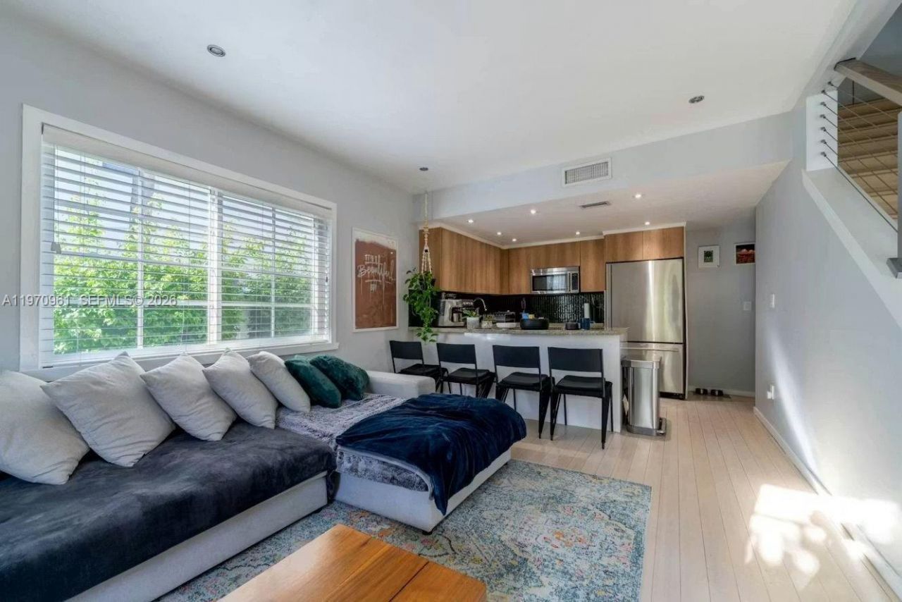 1061 Michigan Ave , Unit 4, Miami Beach, FL 33139 Photo