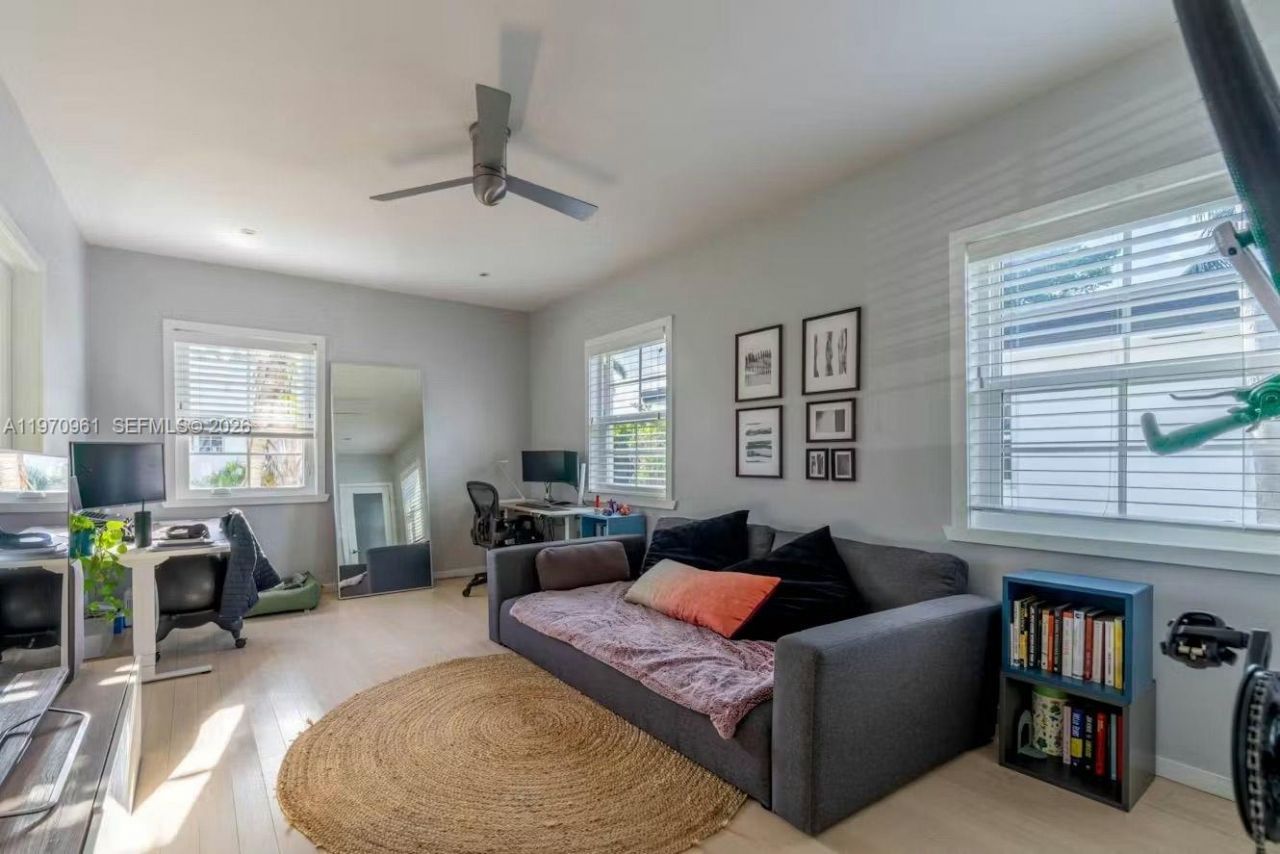 1061 Michigan Ave , Unit 4, Miami Beach, FL 33139 Photo