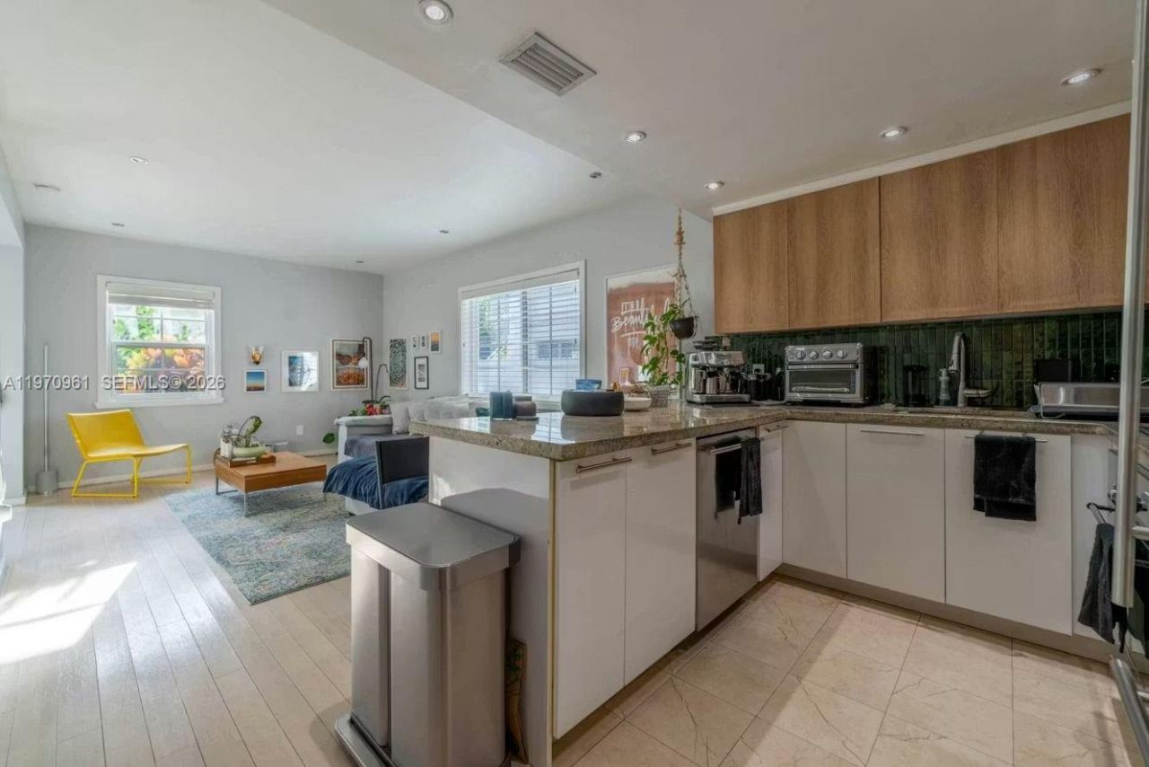 1061 Michigan Ave , Unit 4, Miami Beach, FL 33139 Photo