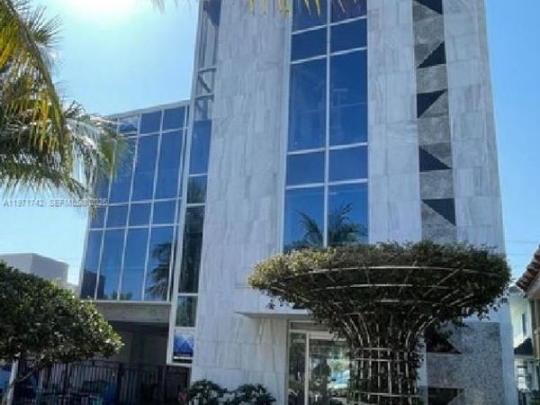 240 Commercial Blvd, Lauderdale By The Sea, FL 33308