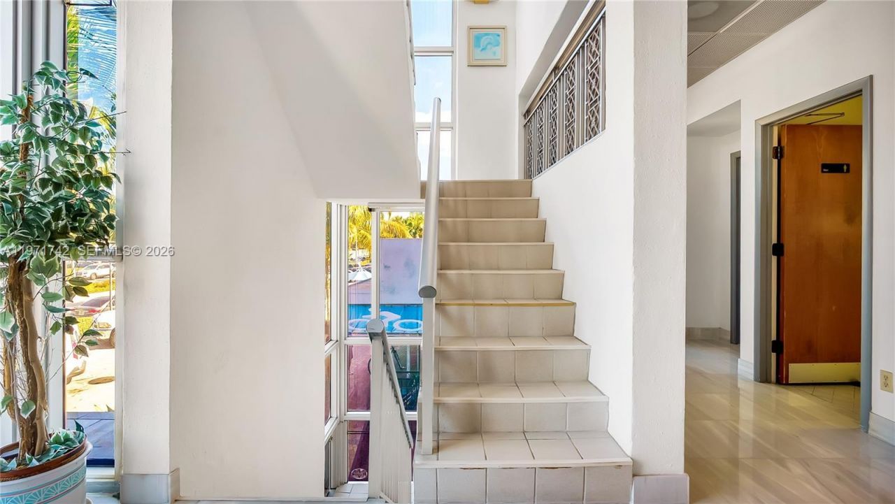 240 Commercial Blvd, Lauderdale by the Sea, FL 33308 Photo