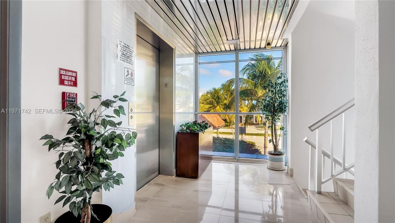 240 Commercial Blvd, Lauderdale by the Sea, FL 33308 Photo