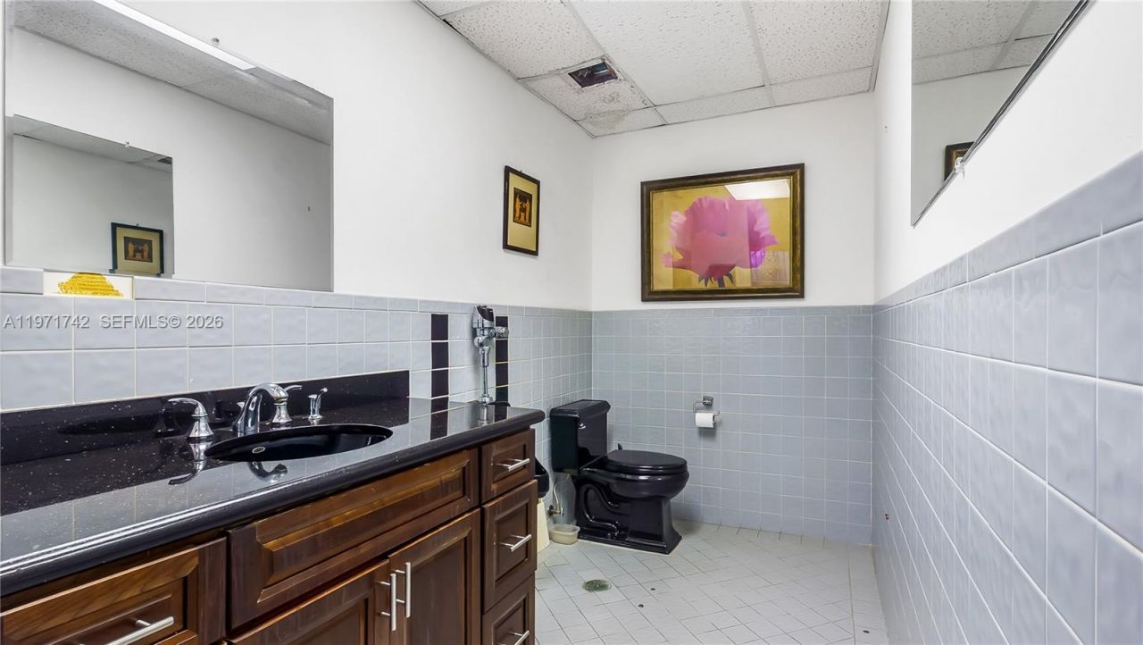 240 Commercial Blvd, Lauderdale by the Sea, FL 33308 Photo