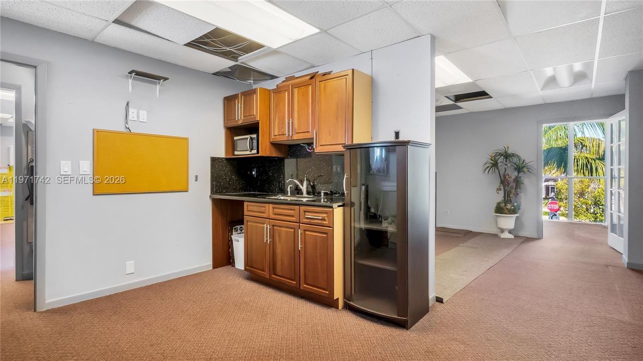 240 Commercial Blvd, Lauderdale by the Sea, FL 33308 Photo