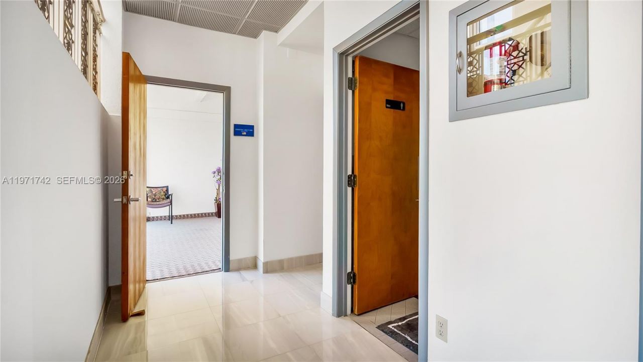 240 Commercial Blvd, Lauderdale by the Sea, FL 33308 Photo