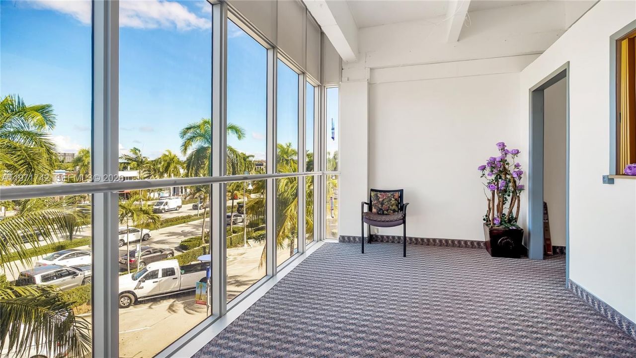 240 Commercial Blvd, Lauderdale by the Sea, FL 33308 Photo