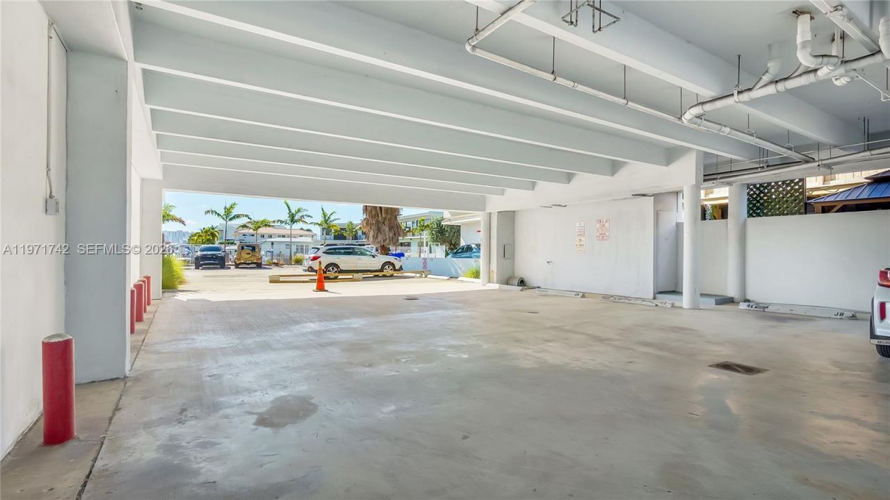 240 Commercial Blvd, Lauderdale by the Sea, FL 33308 Photo