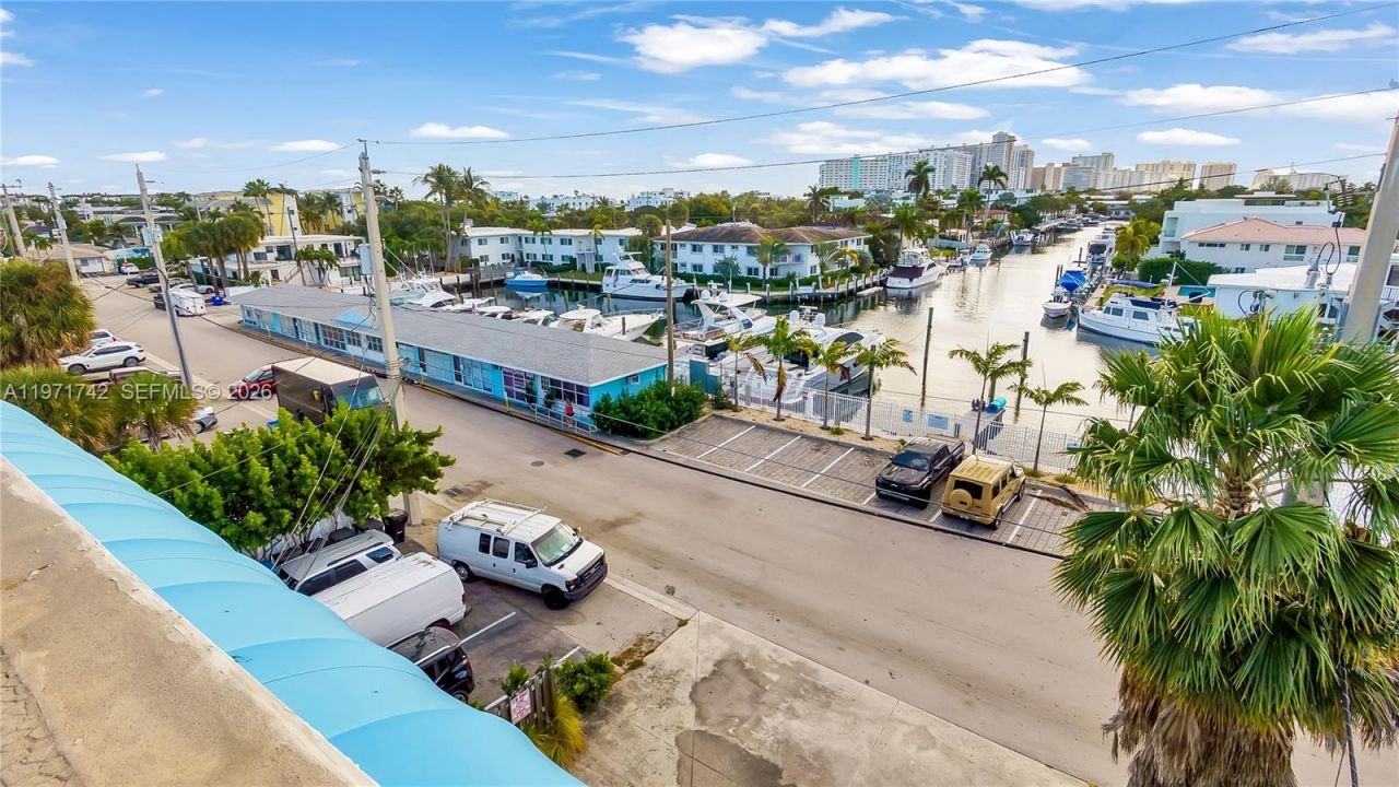 240 Commercial Blvd, Lauderdale by the Sea, FL 33308 Photo