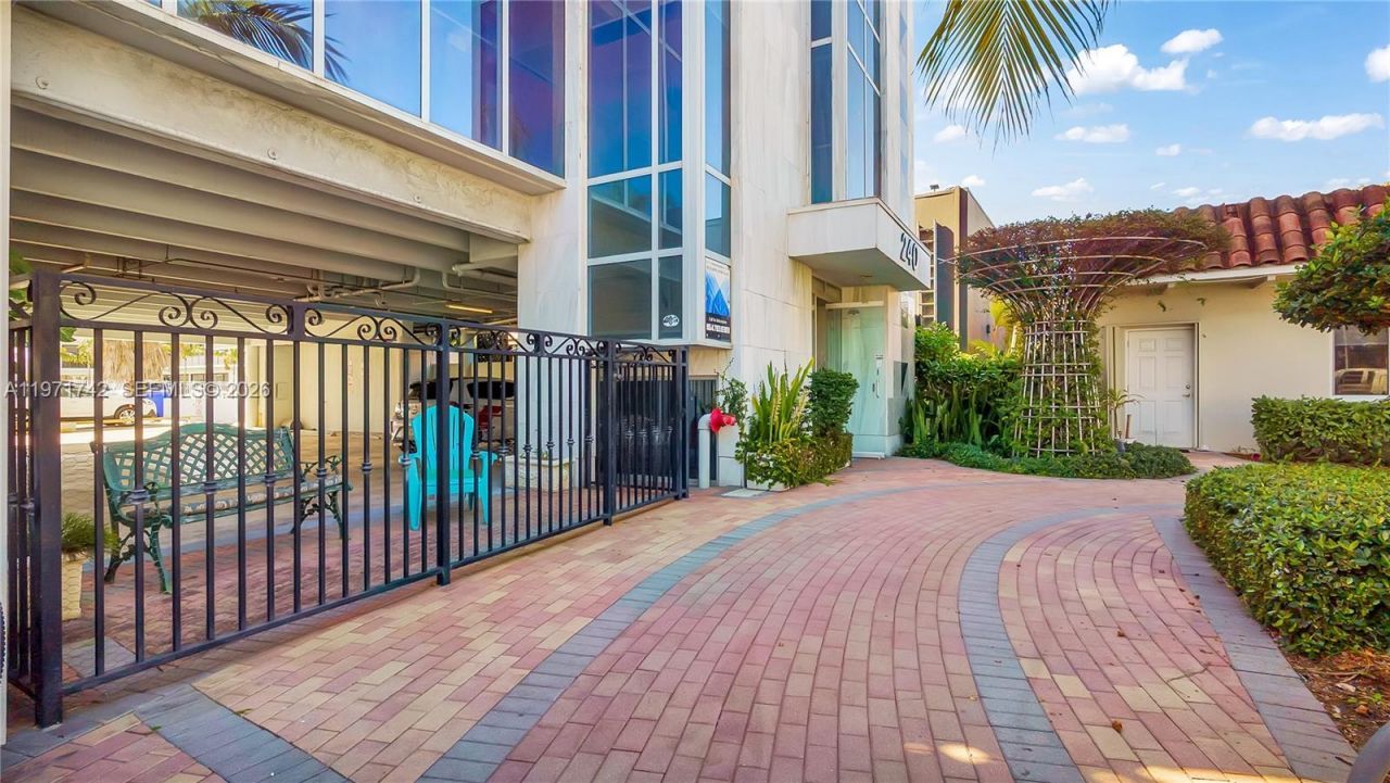 240 Commercial Blvd, Lauderdale by the Sea, FL 33308 Photo