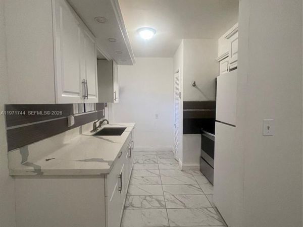 121 NE 169th Ter, North Miami Beach, FL 33162