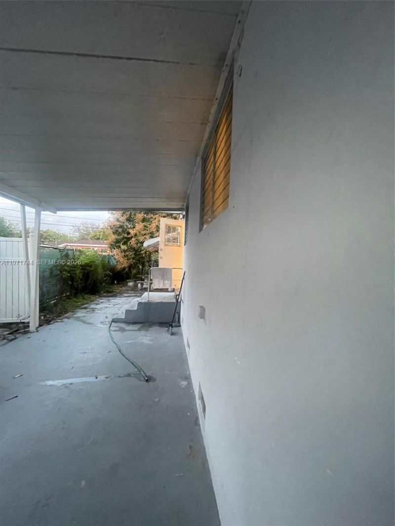 121 NE 169th Ter, North Miami Beach, FL 33162 Photo