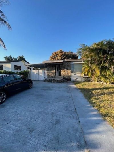 121 NE 169th Ter, North Miami Beach, FL 33162 Photo