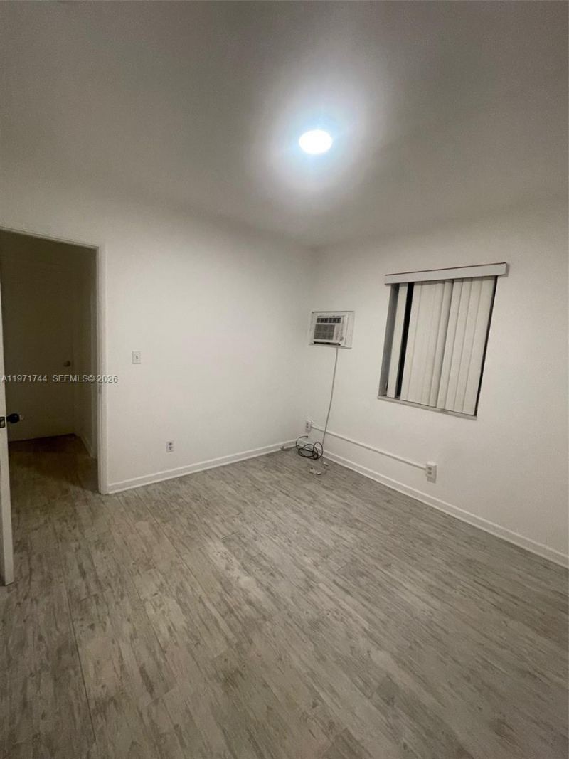 121 NE 169th Ter, North Miami Beach, FL 33162 Photo