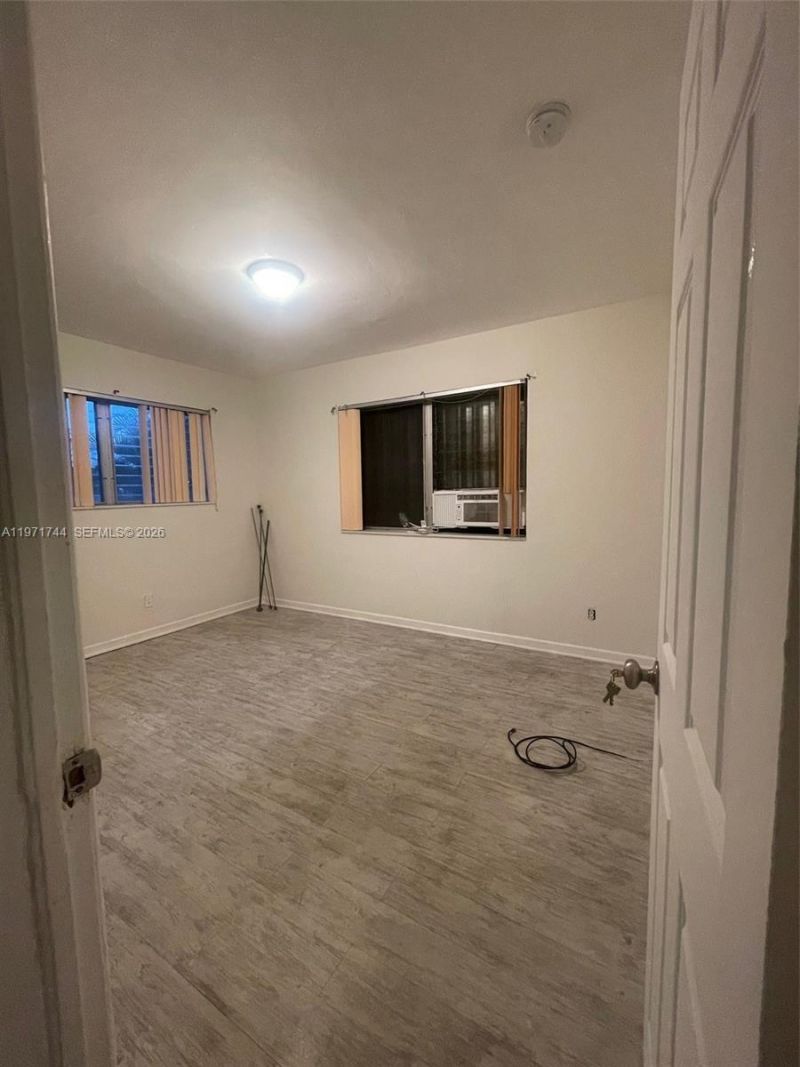 121 NE 169th Ter, North Miami Beach, FL 33162 Photo