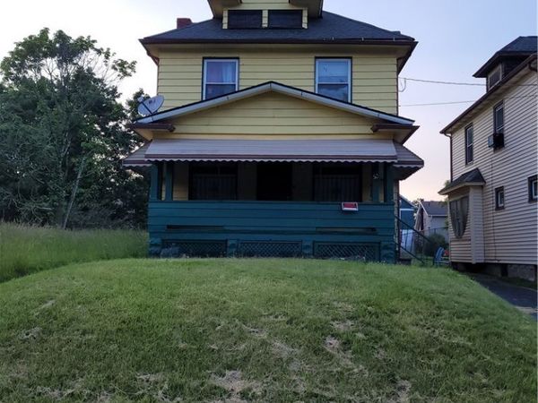 52 E Earle Avenue, Youngstown, OH 44507