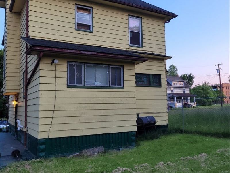 52 E Earle Avenue, Youngstown, OH 44507 Photo 3