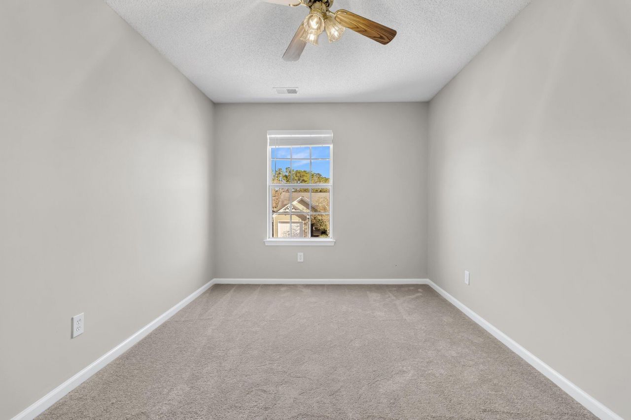 131 Patriot Lane Photo 16