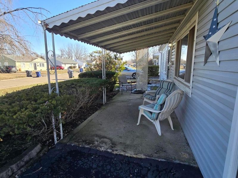 4517 Saint Rita Lane, Columbus, OH 43213 Photo 2