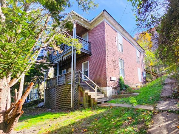 1100 Temple, Hinton, WV 25951