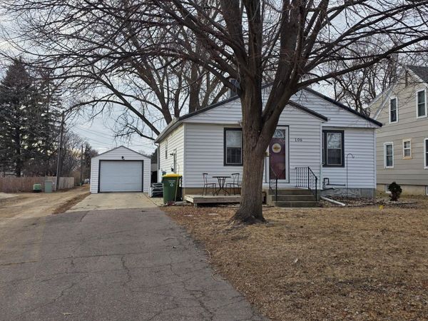 106 8th Avenue SW, Pipestone, MN 56164