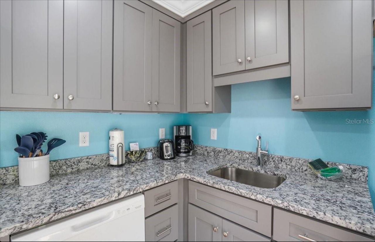 1325 Gulf Drive N, Unit 125, Bradenton Beach, FL 34217 Photo