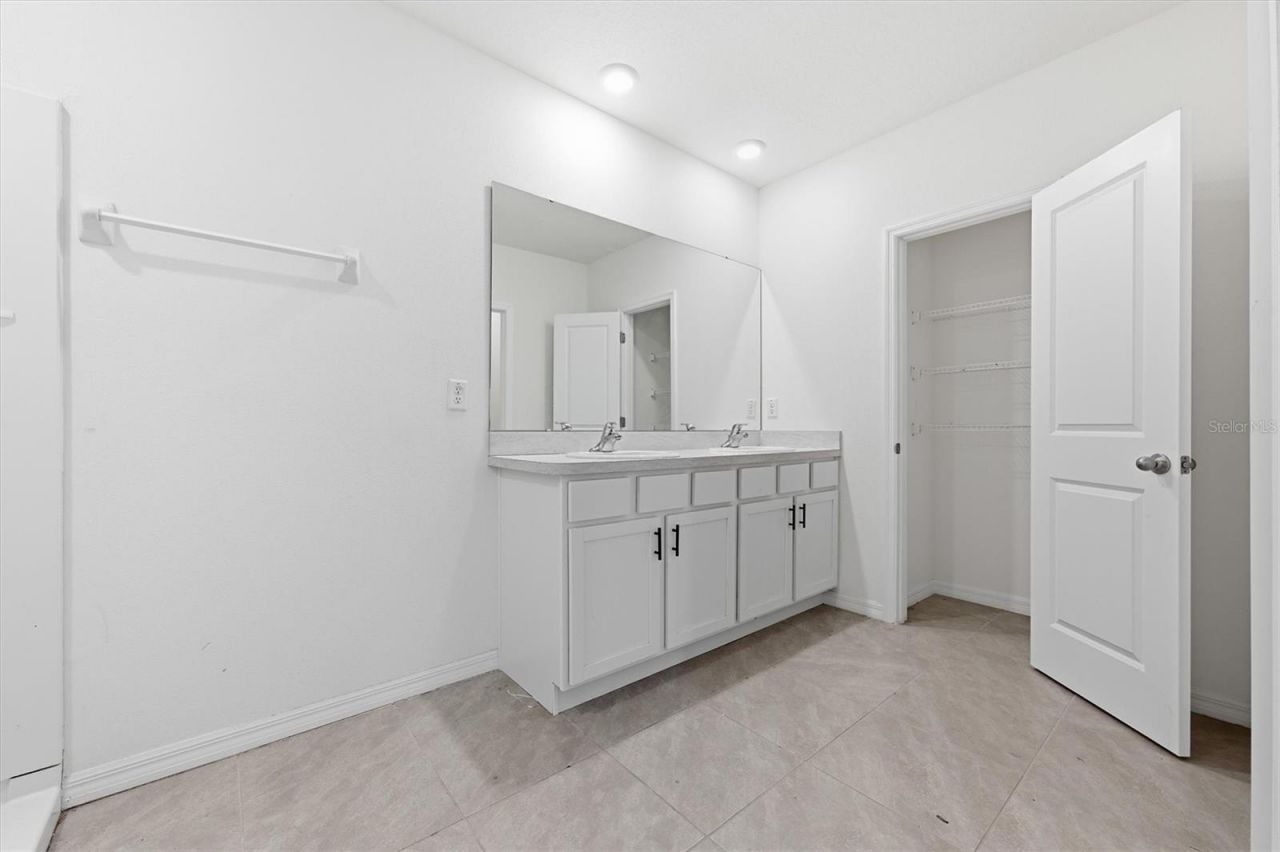 5608 Wandering Willow Drive, Wesley Chapel, FL 33545 Photo
