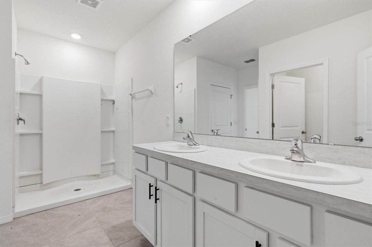 5608 Wandering Willow Drive, Wesley Chapel, FL 33545 Photo