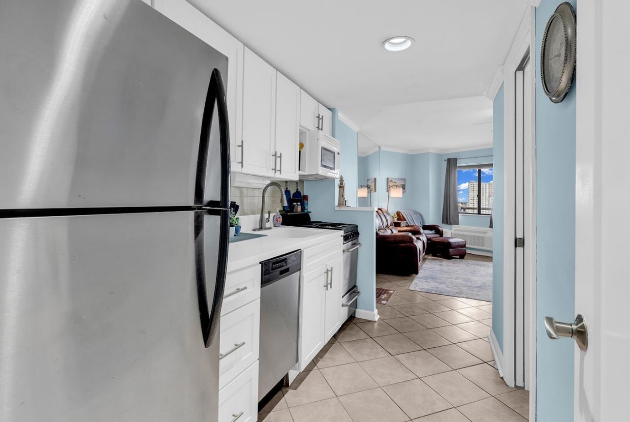 2001 S Ocean Blvd. S  Photo 8