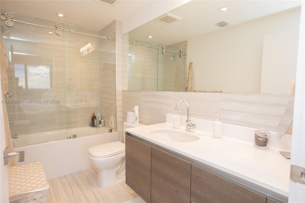 301 Altara Ave, Unit 719, Coral Gables, FL 33146 Photo