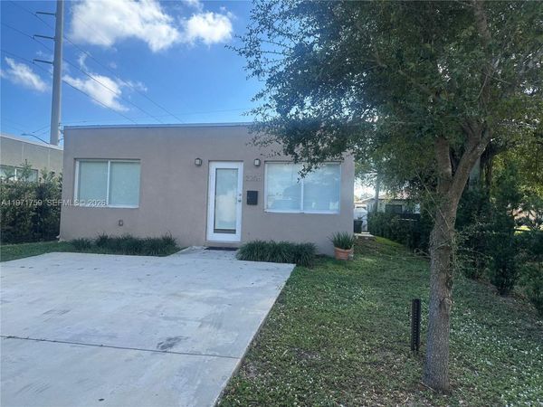 2206 Simms St , Hollywood, FL 33020