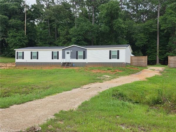 1300 Snow Road N, Semmes, AL 36575