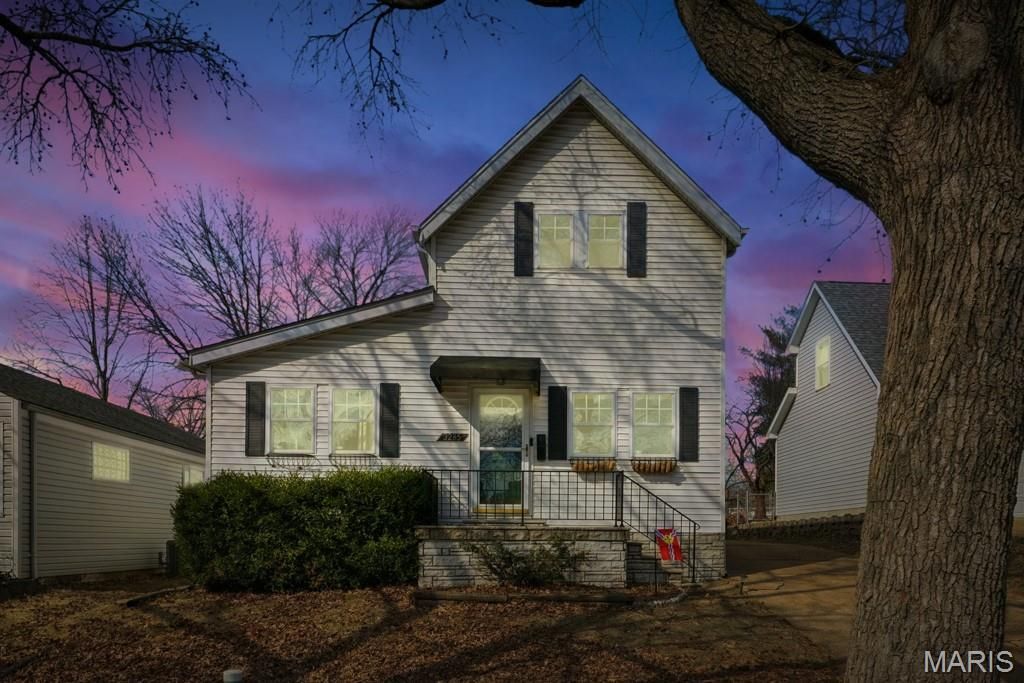 3285 Jasper Park, Saint Louis, MO 63139 Main Photo