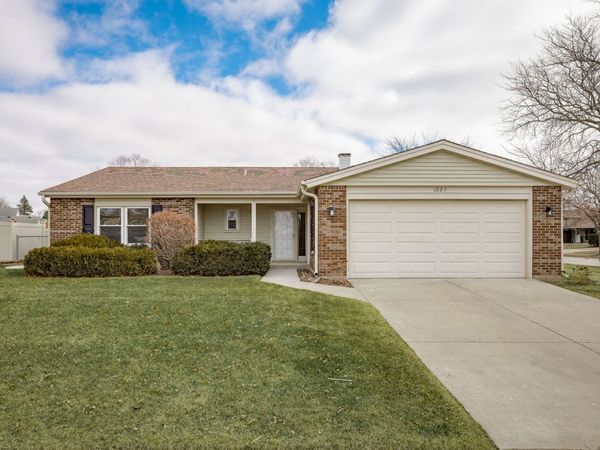 1225 Radcliffe Road, Buffalo Grove, IL 60089