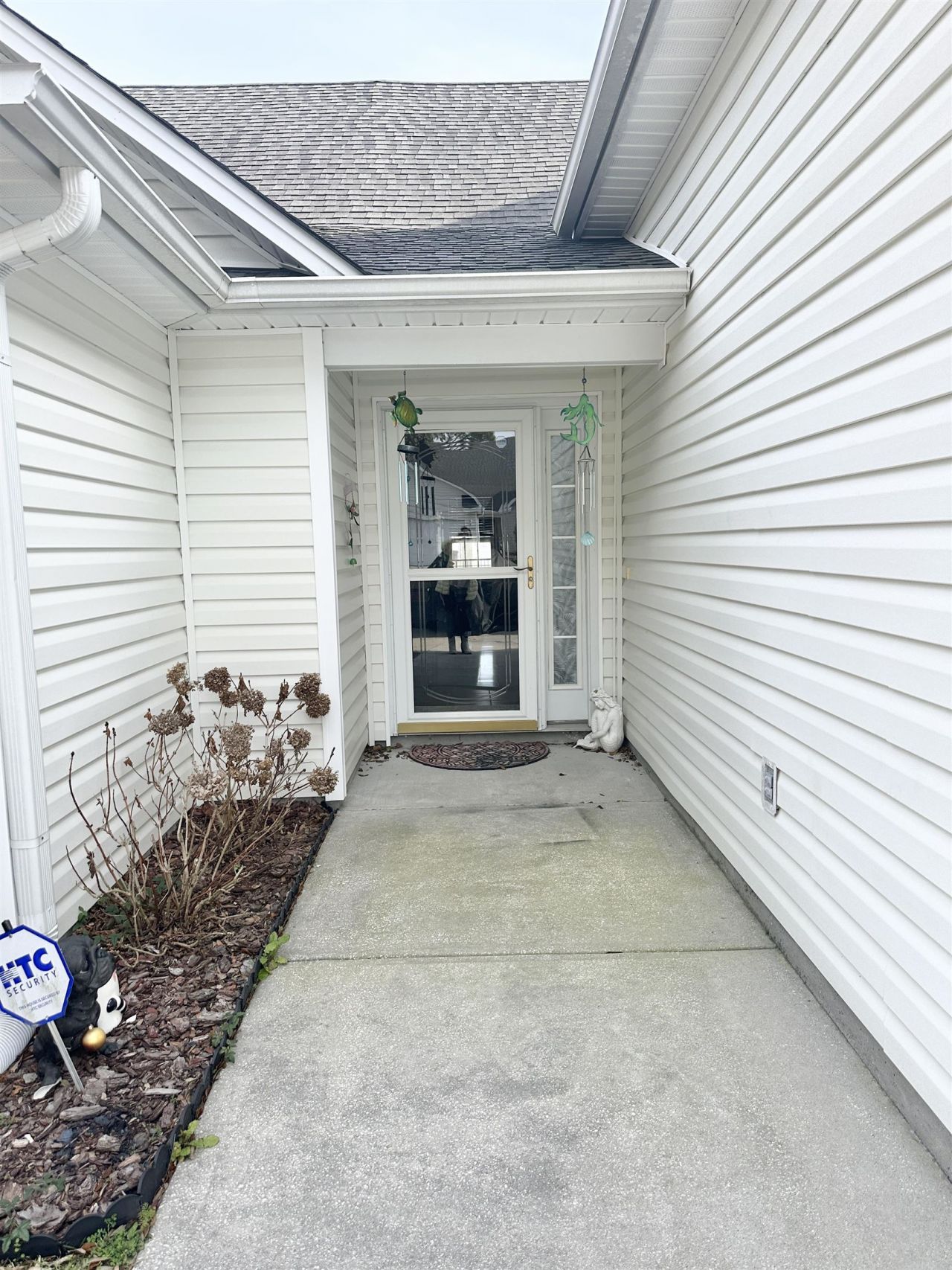 8208 Autumn Pond Ct. Photo 4