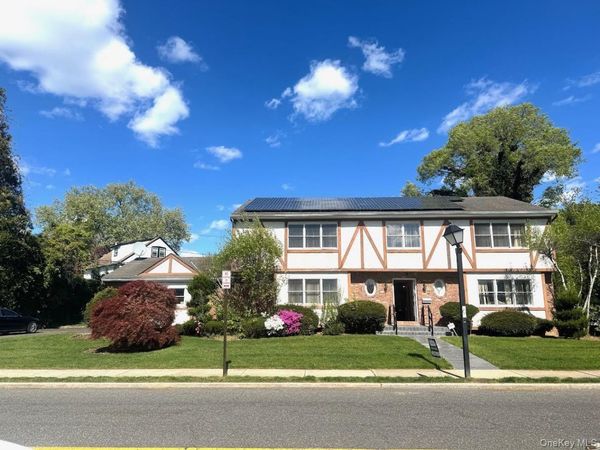 28 Polo Road, Great Neck, NY 11023