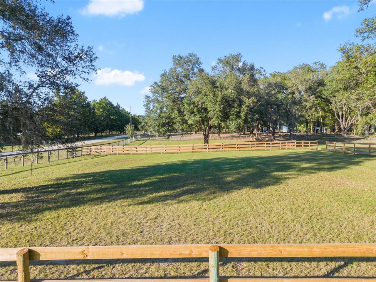 3291 SE 188th Terrace , Morriston, FL 32668 Photo