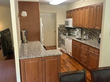 1001 CITY AVENUE, Unit EC204, WYNNEWOOD, PA 19096