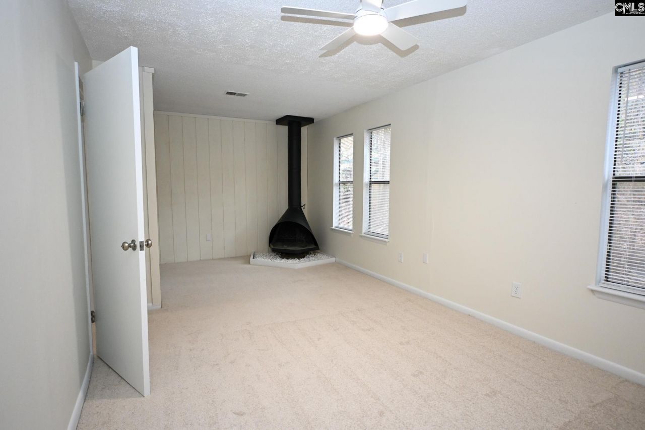 233 Timber Court Photo 14